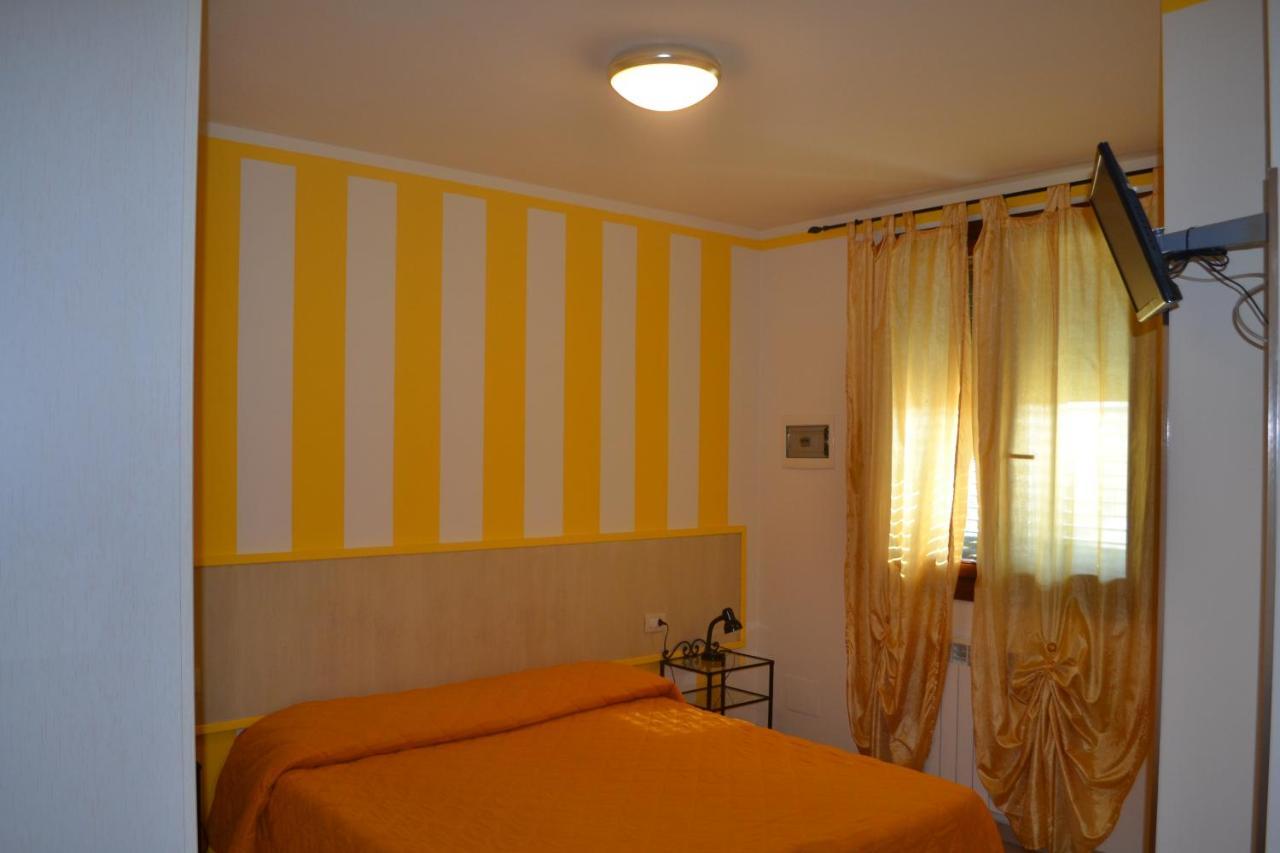 Affittacamere Il Girasole Campi Bisenzio Exterior foto